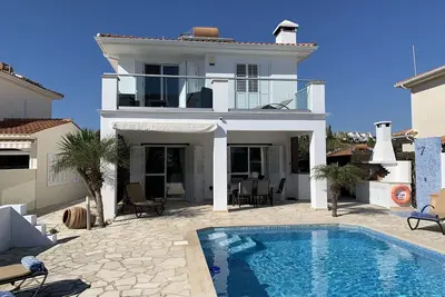 Image de Villa de luxe avec piscine privée dans le village de Pissouri
