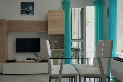 Image de Familles SPÉCIALES, Wi-Fi, Plage, Piscine, Pistes Sportives