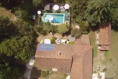 Image de Charmant gîte français, . Piscine chauffée exclusive de 10 x 5m. logement de caractère,