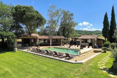 Image de Wild Chic House ferme en pierres au calme absolu Spa & piscine Chauffée