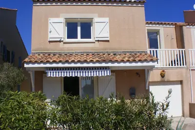 Image de Maison de vacances confortable avec vue sur lac et mer, plage, animaux bienvenus