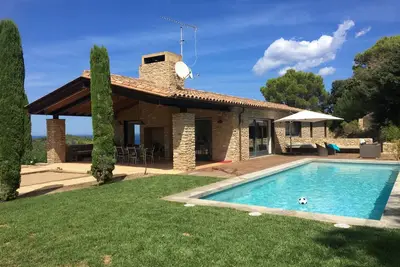 Image de Spacieuse Villa climatisée proche du Village et des Plages, grande Piscine