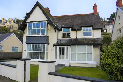 Image de Magnifique maison de 7 chambres à Aberdovey, qui peut accueillir jusqu'à 16 personnes, Animaux acceptés avec jardin