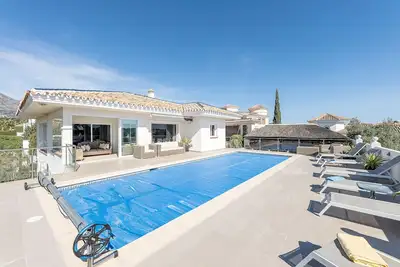 Image de Stunning 6 Bed Villa Private Pool Mijas Golf