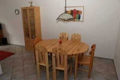 Image de Maison mitoyenne, calme, centrale, conviviale et familiale, wifi gratuit et sports Sky