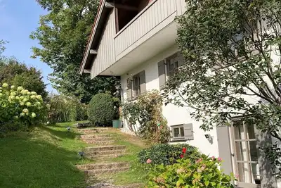 Image de Maison de vacances agréable au bord du ruisseau avec un grand jardin et vue sur la montagne Brauneck