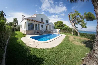 Image de 🌊 Villa bord de mer avec vue imprenable & piscine privée – pour 2 à 8 personnes