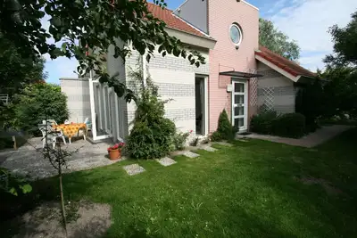 Image de Cozy holiday home 150 meters from the beach on the IJsselmeer
