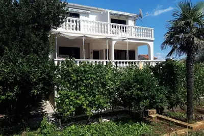 Image de Appartement dans Novalja avec vue mer, terrasse, Climatisation, Wifi (3572-2)