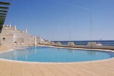 Image de Très bel emplacement de la plage, vue sur la mer et à proximité de la vieille ville