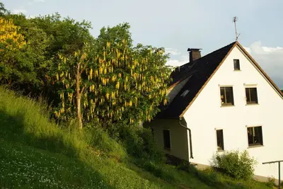 Image de Maison de campagne avec jardin - confortable, calme et détaché