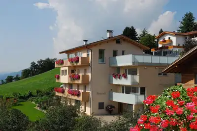 Image de Appartement neuf et confortable près du village, à droite sur Kastanienweg