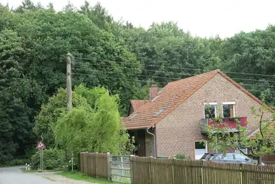Image de appartement spacieux au bord d'une magnifique vue lointaine