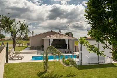 Image de Nouveau design Villa, dans le coeur vert de l'Istrie, idéal pour des vacances en famille