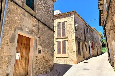 Image de Belle maison de ville avec terrasse sur le toit, très centrale et toujours calme