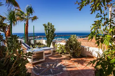 Image de Maison d'angle calme avec une vue fantastique