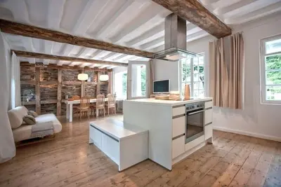 Image de Séjour maison à colombages du 18ème Siècle, design moderne, accès fluvial à Monschau
