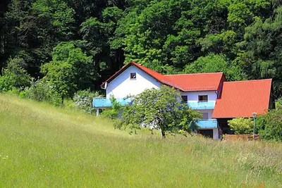 Image de Appartement dans un endroit idyllique de la forêt avec balcon privé et terrasse
