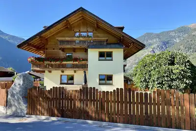 Image de Grande maison de vacances pouvant accueillir jusqu'Ă 18 personnes avec un salon et salle Ă manger ouvert