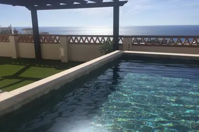 Image de Belle maison de vacances avec piscine privée et vue panoramique sur la mer Méditerranée