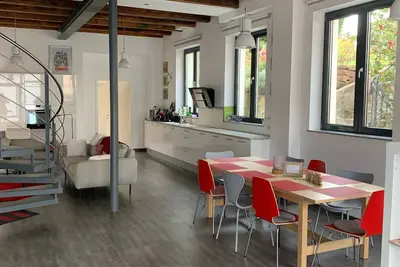 Image de Atelier Rénové en une seule maison pouvant accueillir jusqu'à 7 personnes dans le centre historique