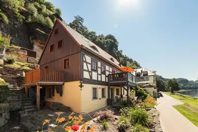 Image de Maison à colombages directement sur l'Elbe avec vue sur l'Elbe