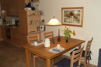 Image de Large apartment with south-facing terrace, garden, wide view of the countryside, close to the beach
