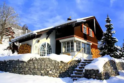 Image de Chalet spacieux avec aménagement de luxe et vue panoramique