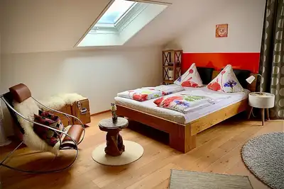 appartement meublé avec goût dans un bel endroit calme avec balcon