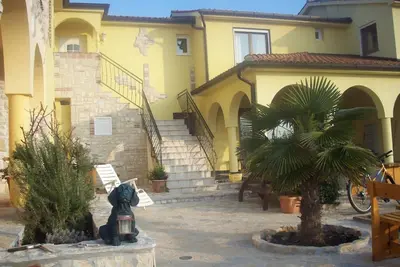 Image de appartements adaptés aux enfants à Porec - mer Animaux accueillie-