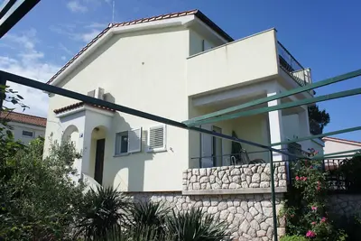 Image de Villa Guki avec piscine