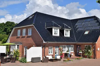 Image de Avec amour, appartement meublé maritime entouré de champs et de prairies