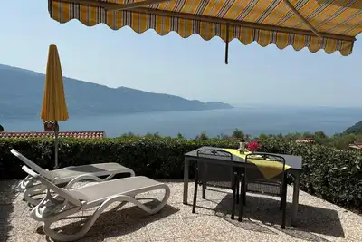 Image de Excl. einger. Appartement. avec grand terminé Terrasse u traumh :: Seebl, gel calme.