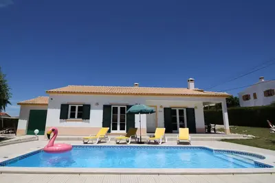 Image de Villa de rêve avec sa propre piscine. Comment partir en vacances! ! !