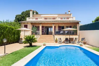 Image de Villa Son Cotoner - Grande maison de ville avec piscine