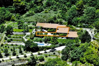 Image de Villa de vacances avec piscine commune, grande terrasse et magnifique vue sur la mer