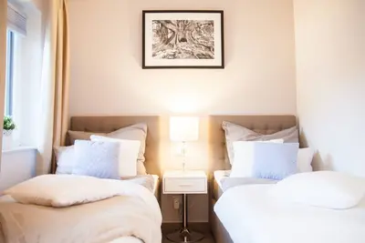 Image de Nouveau: Luxueuse maison de vacances avec vue sur le lac et jardin [Maison entière, n ° 1 + n ° 2]