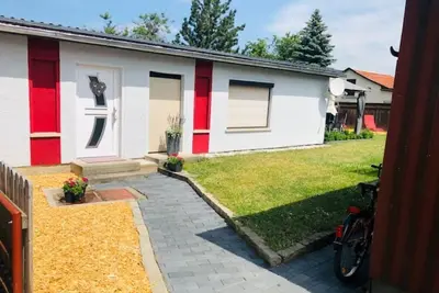 Bungalow moderne près de la forêt