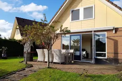 Image de Maison sur Zuiderzeestrand, maison de vacances au bord de l'eau avec Wifi