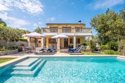 Image de Finca bien entretenue avec piscine, à quelques minutes de la plage, climatisation, internet gratuit