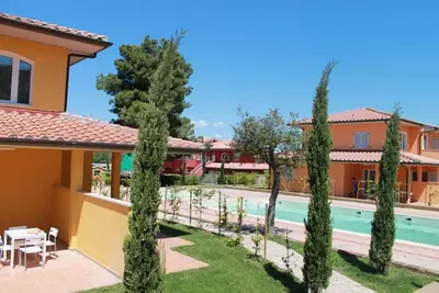 Image de Appartement pres de Follonica, en bord de mer avec A/C, espace extérieur privé, Mt