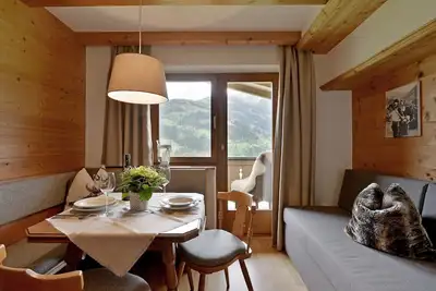Image de Nouveaux appartements, style alpin élégant, sauna, WiFi gratuit, à 7 minutes du téléphérique