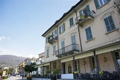 Image de Appartement de 4 pièces avec balcon et belle vue sur le lac et les îles Borromées
