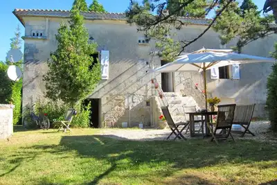 Image de Maison de campagne du 18ème s. , piscine privée, jardin 7000 m², maison 160 m²