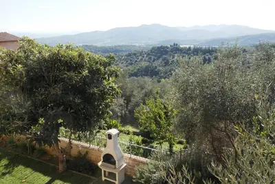 Image de Maison très lumineuse avec jardin et vue panoramique sur le sud de la mer
