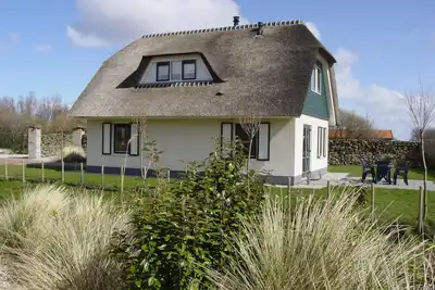 Image de Villa Sterenborg, villa de luxe, Ă 300 m de la dunes, la plage et la mer du Nord