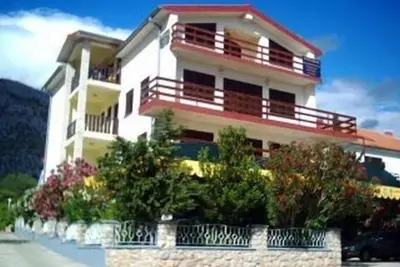 Image de Appartement dans Starigrad-Paklenica avec vue mer, terrasse, Climatisation, Wifi (627-1)