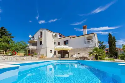 Image de A seulement 800 mètres d'une plage de sable avec piscine