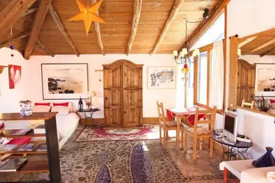 Image de Wifi Gratuit - Studio romantique entièrement équipé dans un endroit calme près de la mer