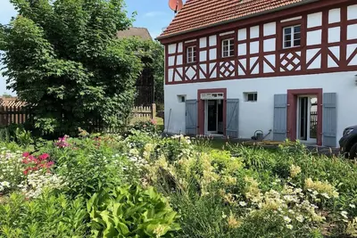 Image de Fermette de rêve du 18e siècle, restaurée, située dans un village calme